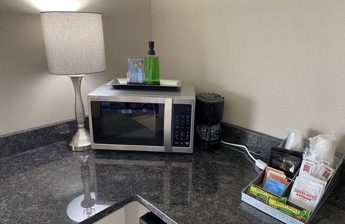 Davenport Apartment | Scenic Lake View Room with Kitchenette and Pool Access