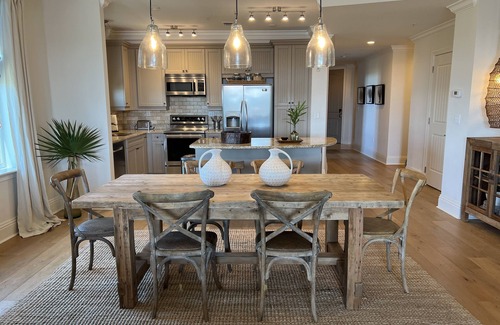 Saint Simons Island Condo | Captivating Ocean Views with Inviting Lanai Retreat