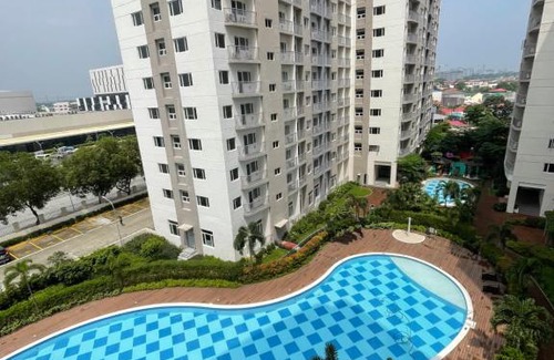 Las Pinas Apartment | Relaxing Staycation at South Residences with Pool Access