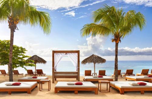 Montego Bay Resort | Indulge at Breathless Montego Bay with Oceanfront Amenities