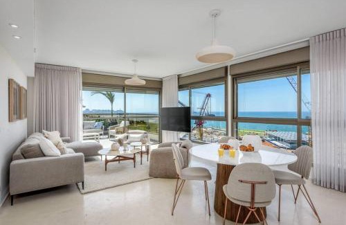 Kerem HaTeimanim Apartment | Seafront 4BR Duplex with Ocean Views for Your Getaway