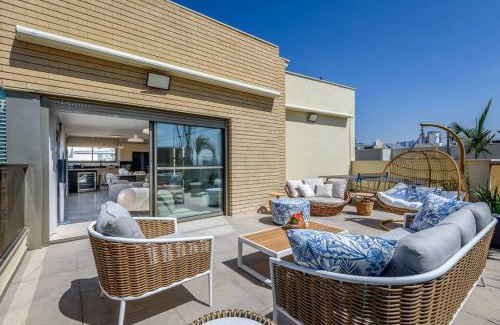Kerem HaTeimanim Apartment | Seafront 4BR Duplex with Ocean Views for Your Getaway
