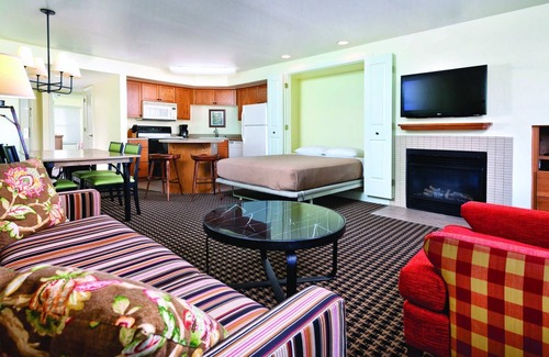 Angels Camp Resort | Unforgettable Views with Pool, Spa, and Family-Friendly Amenities