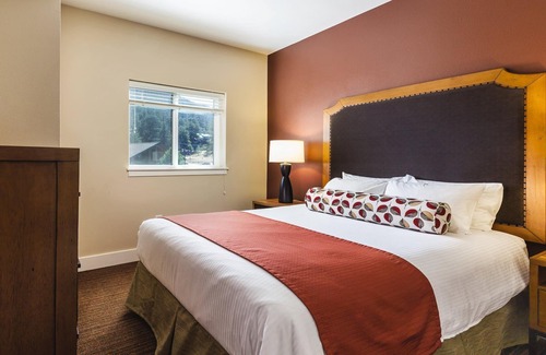 Estes Park Resort | Incredible Views and Family-Friendly Amenities Await!