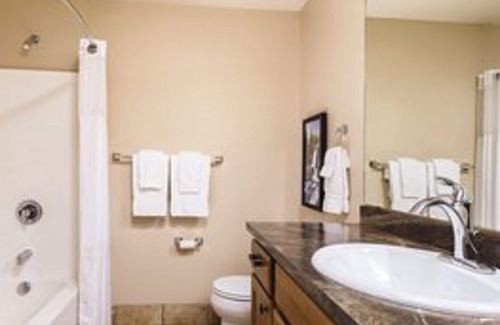 Estes Park Resort | Incredible Views and Family-Friendly Amenities Await!