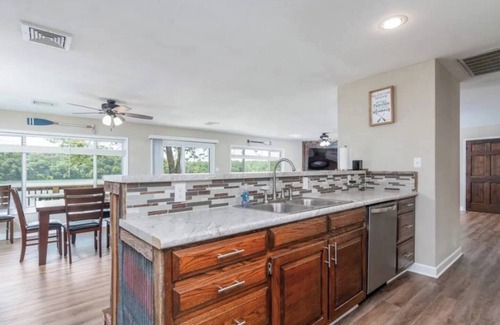 Barnett House | Discover The Ozark Ark: Lake View & Family-Friendly Retreat