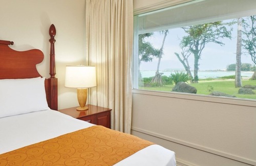 Kahului Hotel | Discover an Ideal Hawaiian Getaway with Pool & Pet-Friendly Stays