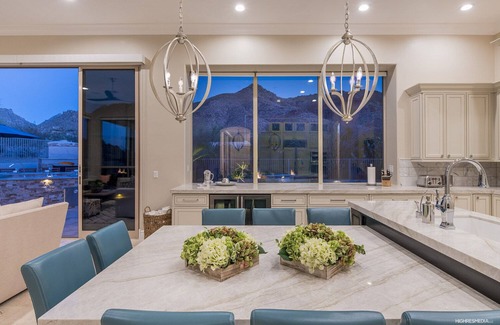 North Scottsdale House | Experience Mountain Views in a Contemporary Desert Retreat