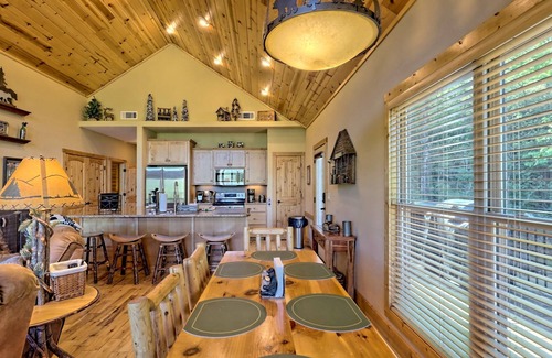 Cleveland Cabin | Experience Scenic Mountain Views with Hot Tub & Arcade Fun
