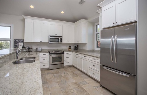 Portsmouth House | Oceanfront Elegance with Poolside Charm in Newport County