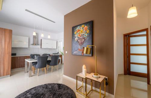 Tal-Ghoqod Apartment | Exquisite Penthouse at Crimson Court - 10/10 Guest Rated