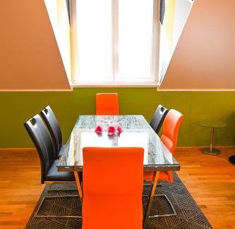 Margareten Apartment | Discover Residence Naschmarkt: Family-Friendly Retreat