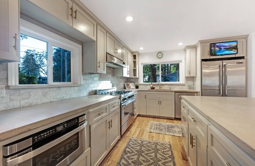 Occidental House | Unforgettable Sonoma Country Vineyard Escape with Ocean View