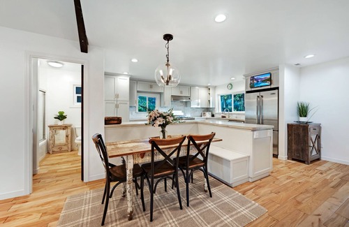 Occidental House | Unforgettable Sonoma Country Vineyard Escape with Ocean View