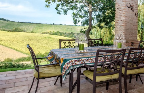 Verlhac-Tescou House | Scenic French Farmhouse & Pool - Guest Rated 9.8/10