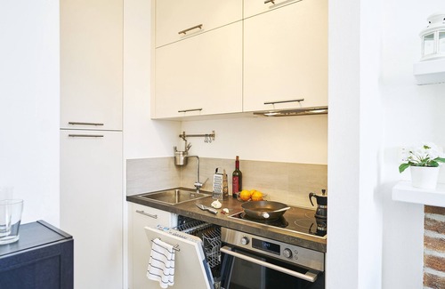 Menaggio Apartment | Scenic Lake View Apartment with Kitchen & Breakfast Included