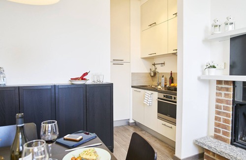 Menaggio Apartment | Scenic Lake View Apartment with Kitchen & Breakfast Included