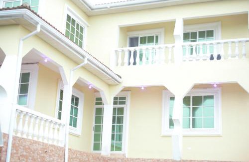 Akyinim House | Unforgettable Views with Pool and Family-Friendly Amenities