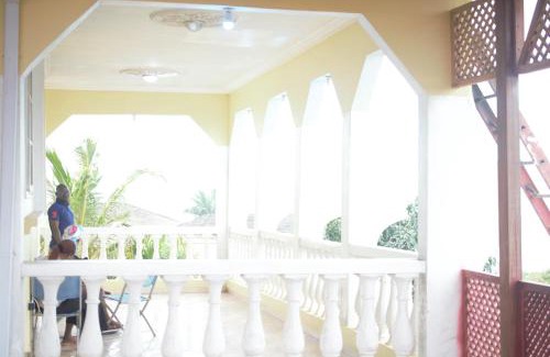 Akyinim House | Unforgettable Views with Pool and Family-Friendly Amenities