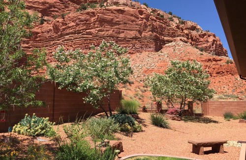 Kanab House | Unforgettable Views and Relaxing Amenities Await You