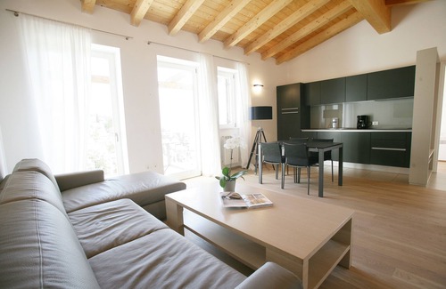Aer Apartment | Experience Breathtaking Views & Pool - Guest Rated 10/10