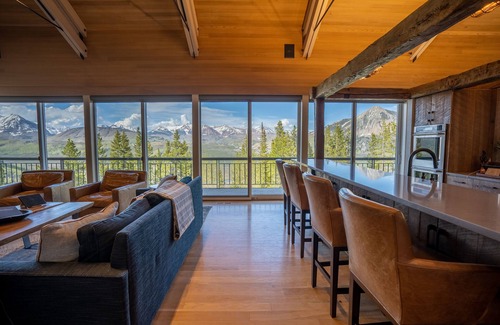 Crested Butte House | Scenic 36 Acre Retreat with Unmatched Views Near Town