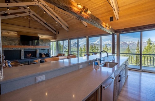 Crested Butte House | Scenic 36 Acre Retreat with Unmatched Views Near Town