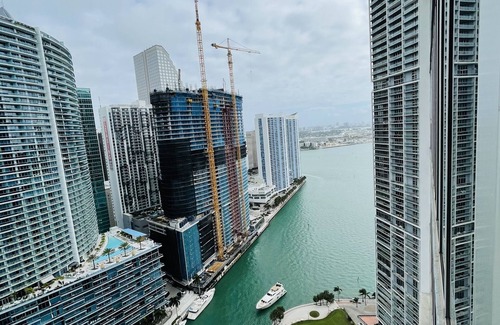 Downtown Miami Condo | Idyllic Escape with Breathtaking Views and Pool Access