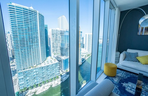 Downtown Miami Condo | Idyllic Escape with Breathtaking Views and Pool Access