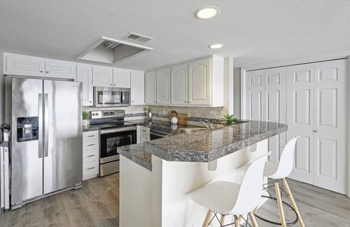 Briarcliff Condo | Breathtaking Views Above Lake Travis, Close To Austin w/Pool & Hot Tub