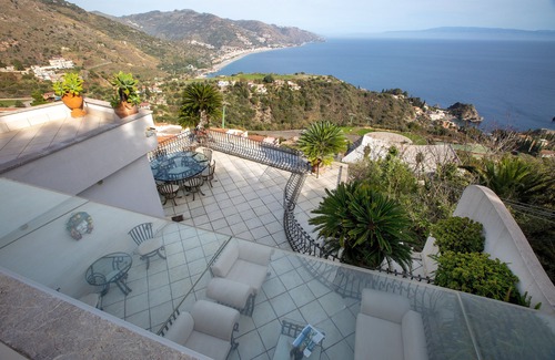 Taormina Apartment | Serene Retreat with Spectacular Views Near Taormina's Heart