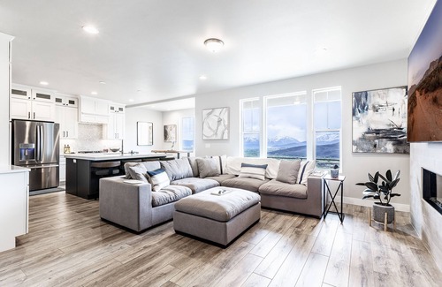 Park City House | Stunning Valley Views in a New 4BR Townhome - Rated 10/10