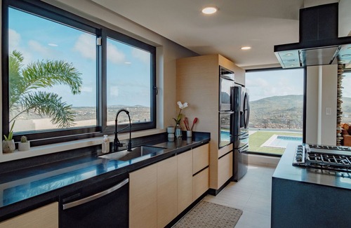 Jamanota House | Breathtaking views on top of the Jamanota Hill - New Modern Residence