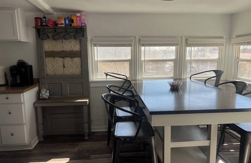 Canon City House | Mesmerizing Mountain Views Near Downtown with Breakfast