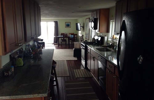 Henderson Cottage | Experience Lake Ontario Views in a 3-Bedroom Cottage