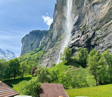 Lauterbrunnen Apartment | Idyllic Waterfall Apartment with Oceanfront Views & Dining