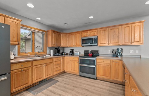 Fremont House | Breathtaking Waterfront Home on Lake Poygan - Sleeps 10!