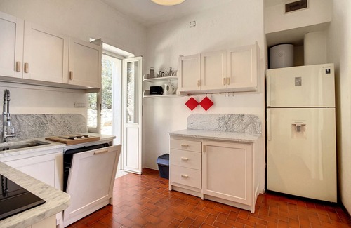 Castro Marina Villa | Exquisite Villa with Whirlpool & Ocean Access, Rated 9/10