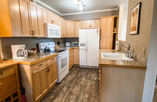 Peak 8 Condo | Peak 8 Ski In Ski Out Condo with Spa & Family Amenities