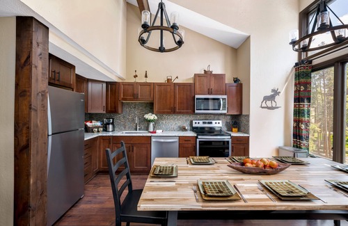 Warrior's Mark Condo | Premier Mountain Retreat | Steps from Slopes & Main Street