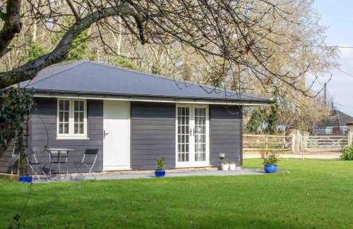 Hockwold cum Wilton House | Relaxing Breckland Cottage - Secluded Family Retreat