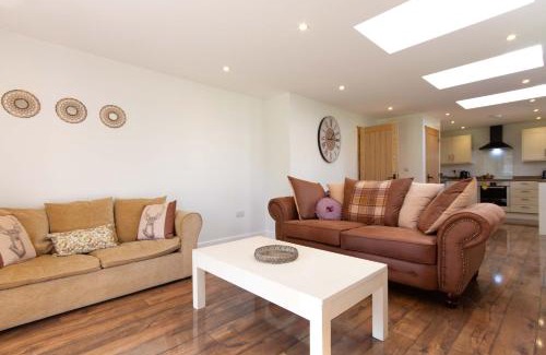 Hockwold cum Wilton House | Relaxing Breckland Cottage - Secluded Family Retreat