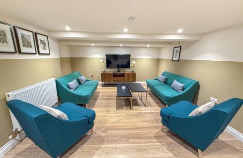 Hockwold cum Wilton Villa | Delightful Breckland Thatched Cottage with Hot Tub Access