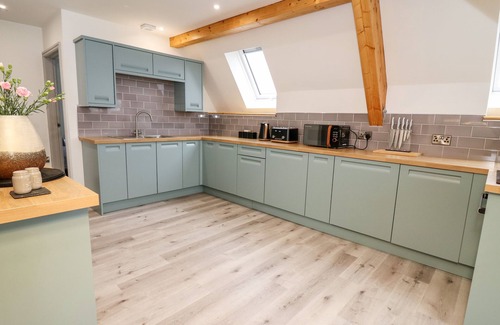 Llandrindod Wells Cottage | Pet-Friendly Retreat at Brecknock Cheviot in Llandrindod Wells