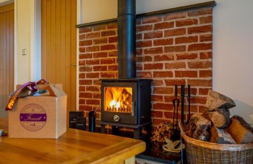 York House | Discover Brecks Farm: Pet-Friendly Stay with 9.8 Rating