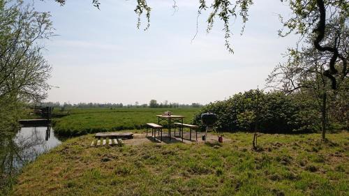 Municipality of Woerden House | Pet-Friendly Breeveld Cottage: Family Retreat with High Ratings