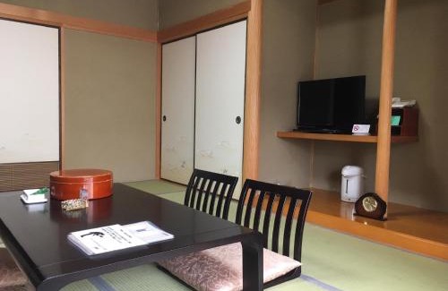 Gero Hotel | Family-Friendly Breezbay Hotel & Resort Gero with Hot Tub