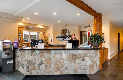 Seward Hotel | Relaxing Stay at Breeze Inn Motel with Pool & Restaurant