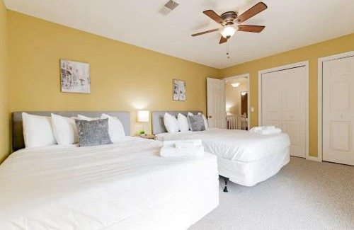 Hopkins House | Comfortable Breeze on Inn - Near Fort Jackson & Pet Friendly