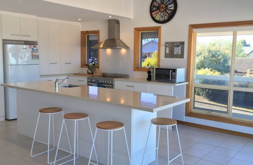 Hayborough House | Pet-Friendly Breezes@Hayborough with Oceanfront Views